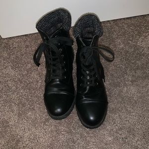 Short black boots